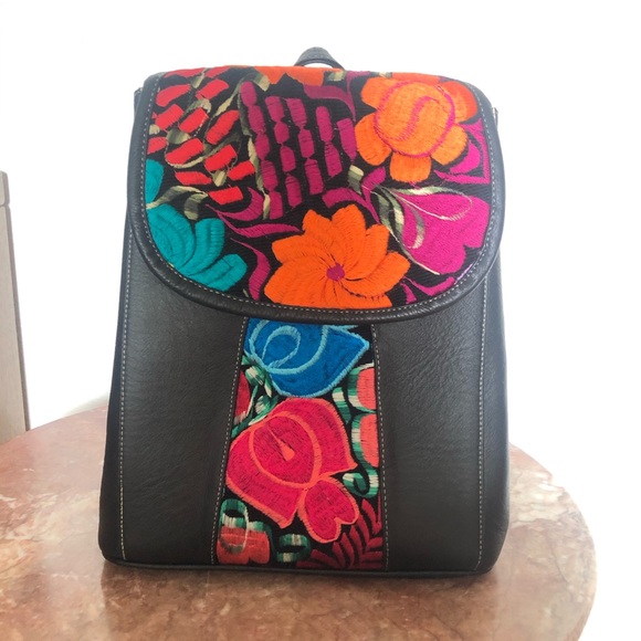 ⭐️ Sold ⭐️ Hand Embroidered backpack - Picture 1 of 10